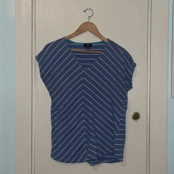 Jones New York Tops - Blue and white chevron shirt